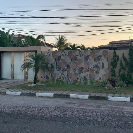 Casa De Temporada 4 Quartos Sendo 2 Suites Em Vilas Do Atlantico - 200 M Da Praia E 6 Km Da Capital 劳鲁-迪弗雷塔斯 外观 照片