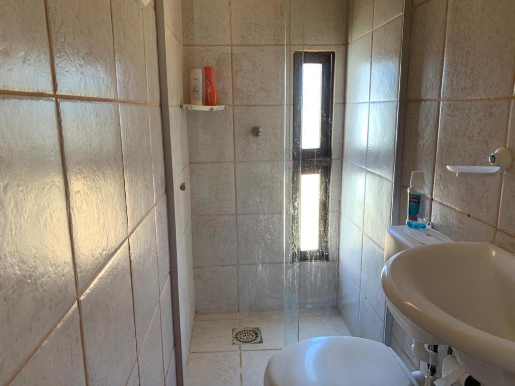 Casa De Temporada 4 Quartos Sendo 2 Suites Em Vilas Do Atlantico - 200 M Da Praia E 6 Km Da Capital 劳鲁-迪弗雷塔斯 外观 照片