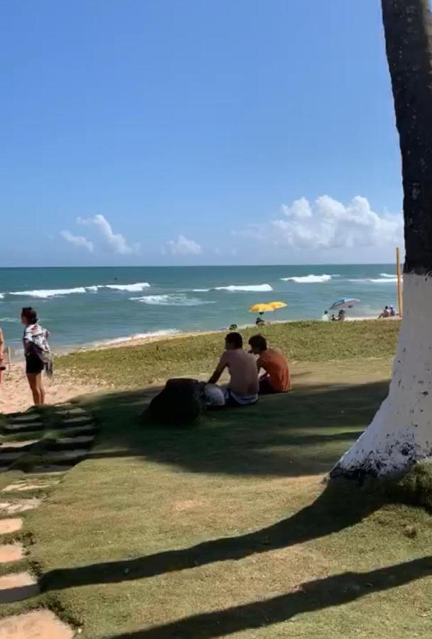 Casa De Temporada 4 Quartos Sendo 2 Suites Em Vilas Do Atlantico - 200 M Da Praia E 6 Km Da Capital 劳鲁-迪弗雷塔斯 外观 照片